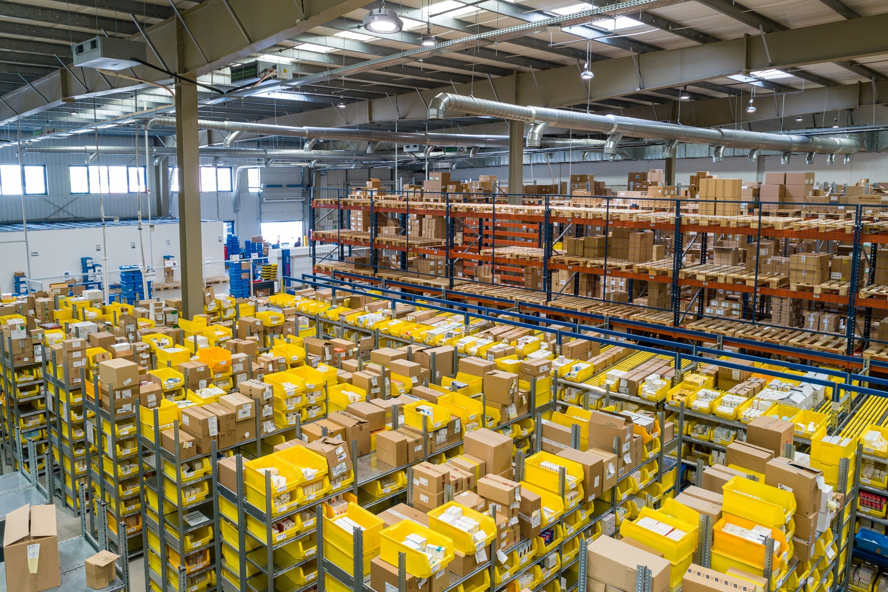 Improving Warehouse Efficiency with the Right Equipment