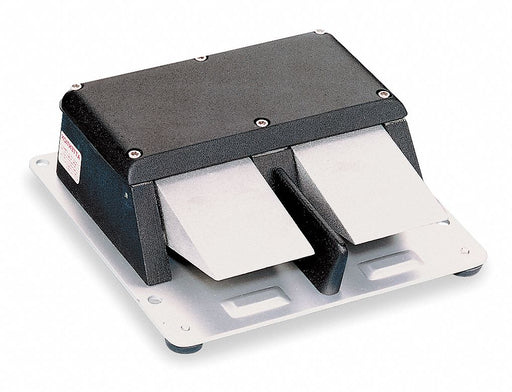 FootSwitch Black Aluminum SPDT Momentary