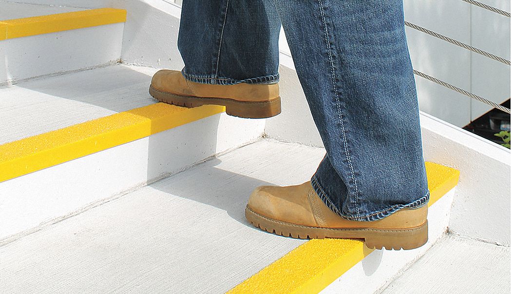 Stair Nosing Ylw 48inW Plstic/Fiberglass