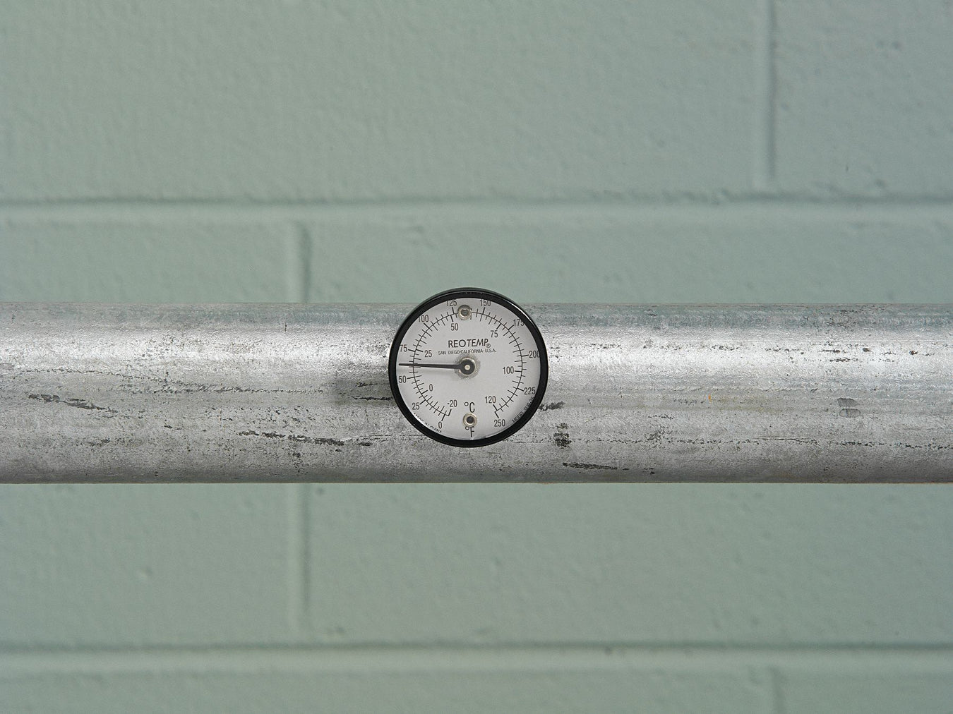 Bimetal Thermom 2 In Dial 50 to 750F