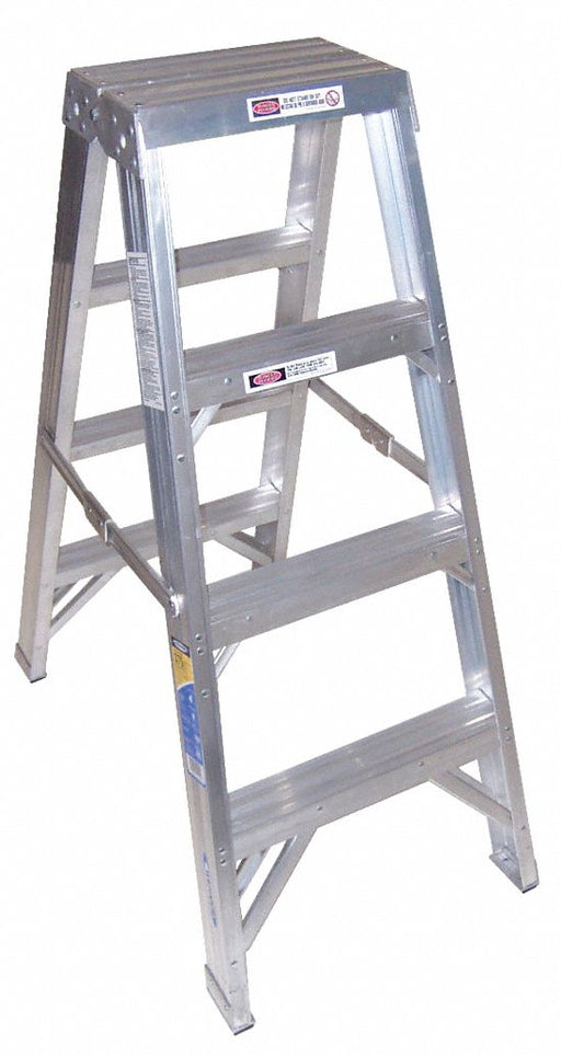 Stepladder T400 H 4 ft Spread 36-1/4 In