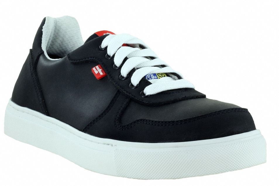 Athletic Shoe Gray Women s 7 E PR