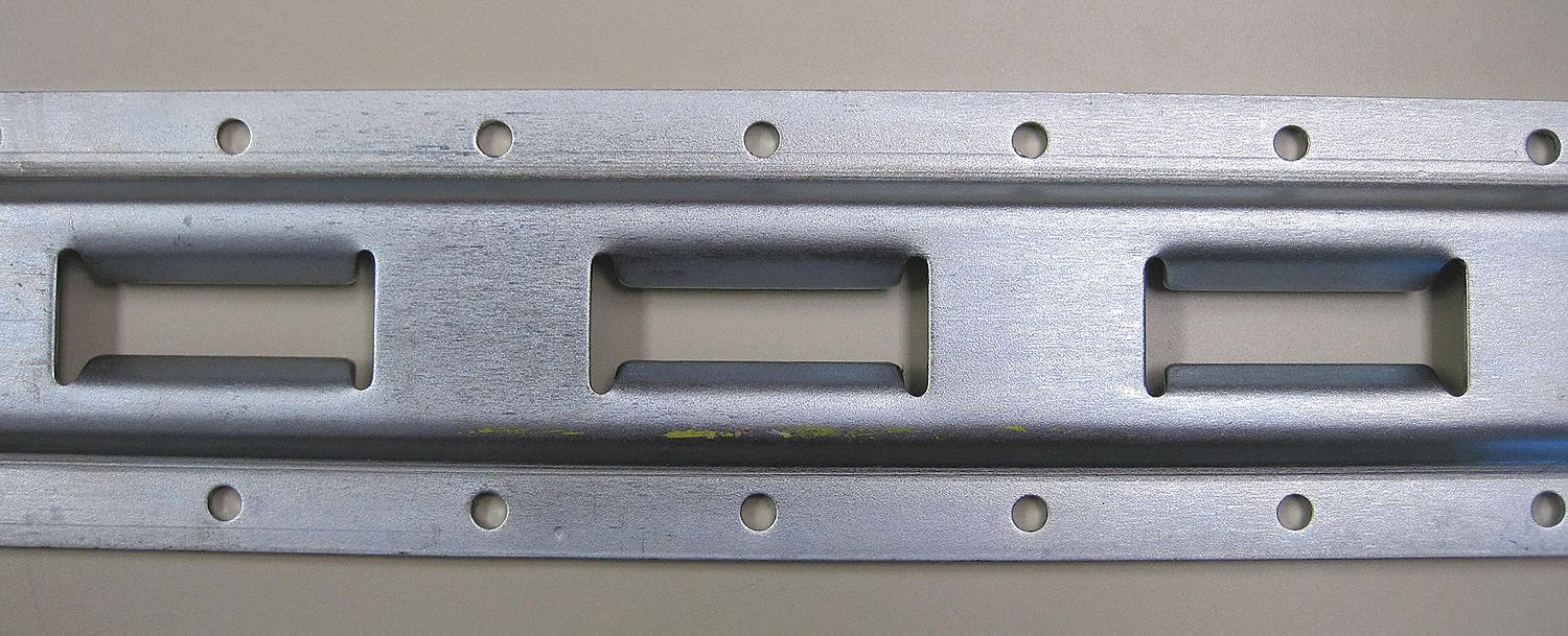 E-Track 3 1/2 W 1 333 lb Silver